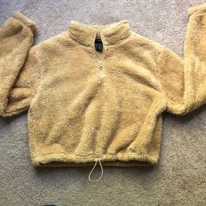 Fuzzy Sherpa cropped sweater 🍂